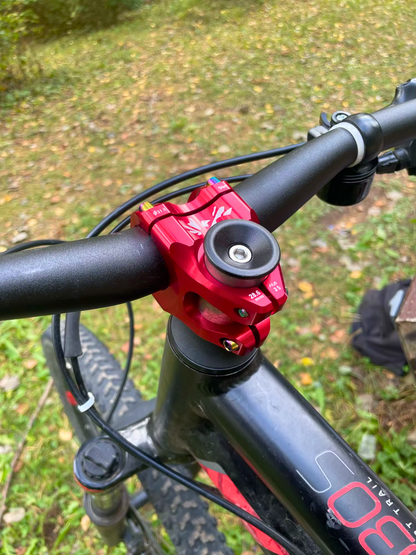 Adjustable bridge handlebar stem - HASSNS